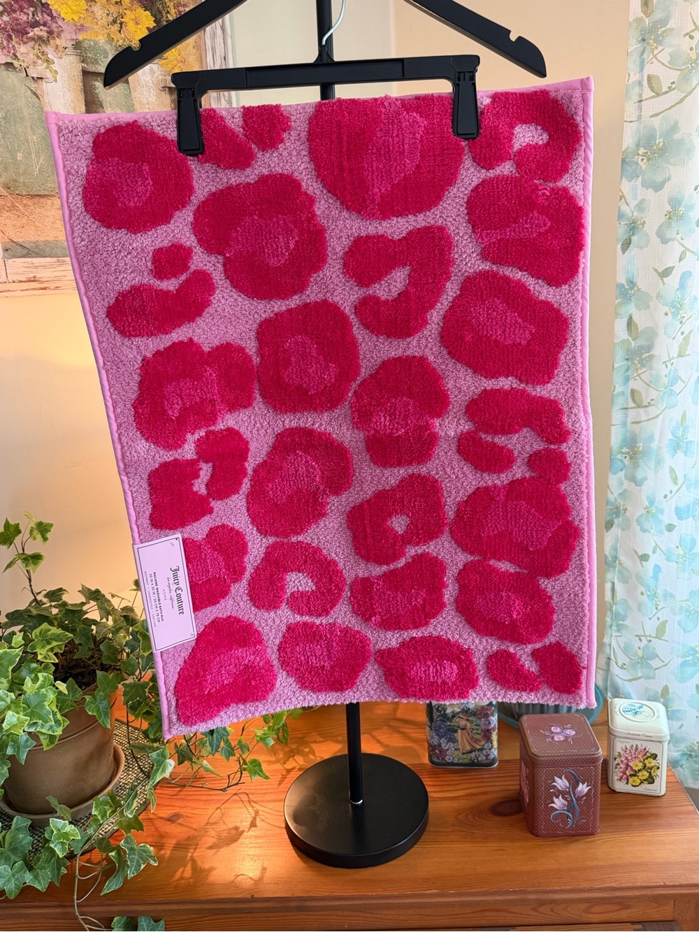 Juicy Couture Pink Leopard Print Bath Mat - Hot Pink on Light Pink